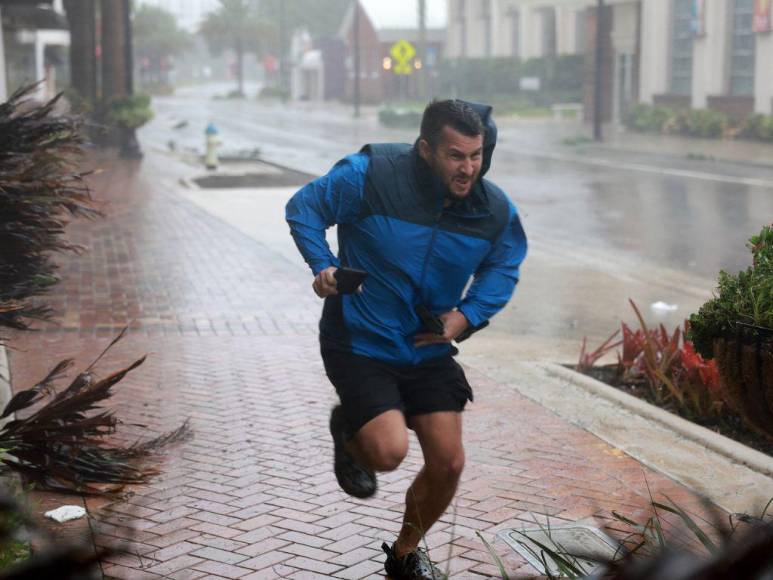 Escenas catastróficas, desaparecidos y marejadas peligrosas: El paso del huracán Ian en Florida, EEUU