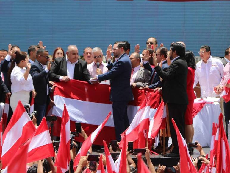 Los mejores momentos de la juramentación de Jorge Cálix y diputados en el Partido Liberal