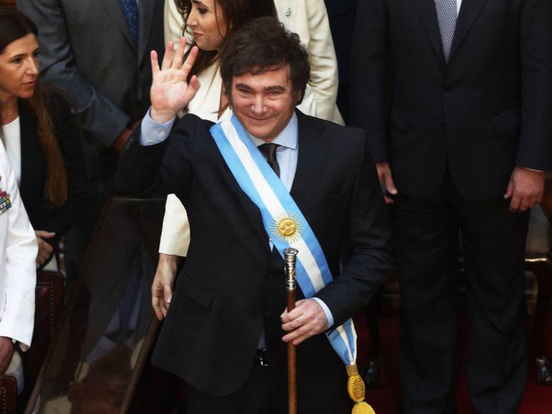 “Hoy comienza una nueva era”: Javier Milei asume como presidente de Argentina