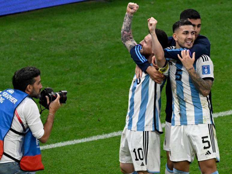 La celebración de Messi tras victoria de Argentina a Países Bajos en penales