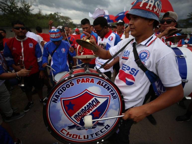 La gran llegada de la Ultra Fiel al primer partido de Olimpia en el Clausura 2024