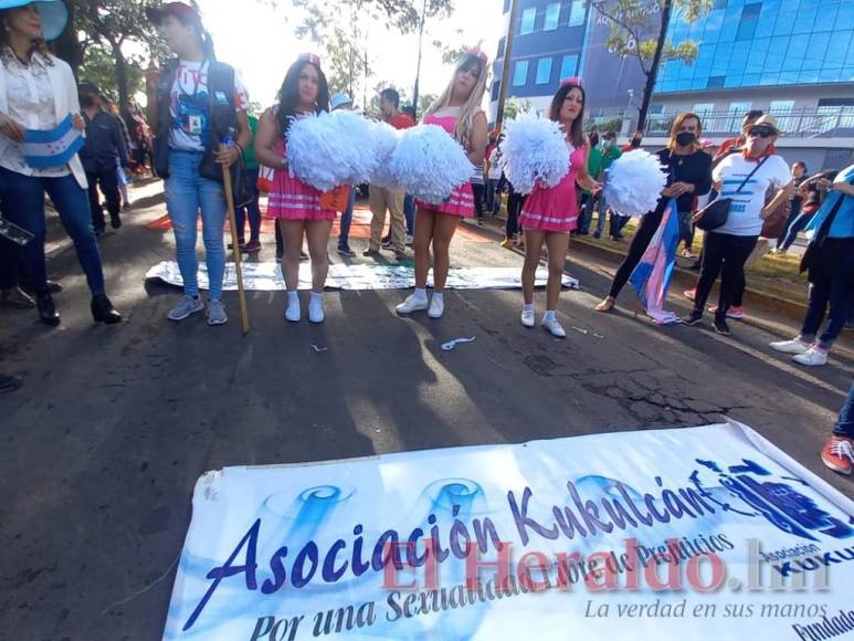 Junto a la Resistencia, así fue la marcha de la comunidad LGTBI+