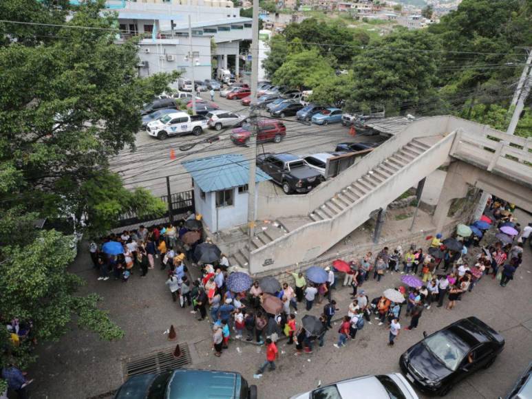 Caos en el IHSS de La Granja: Pacientes sufren en filas por obtener una cita