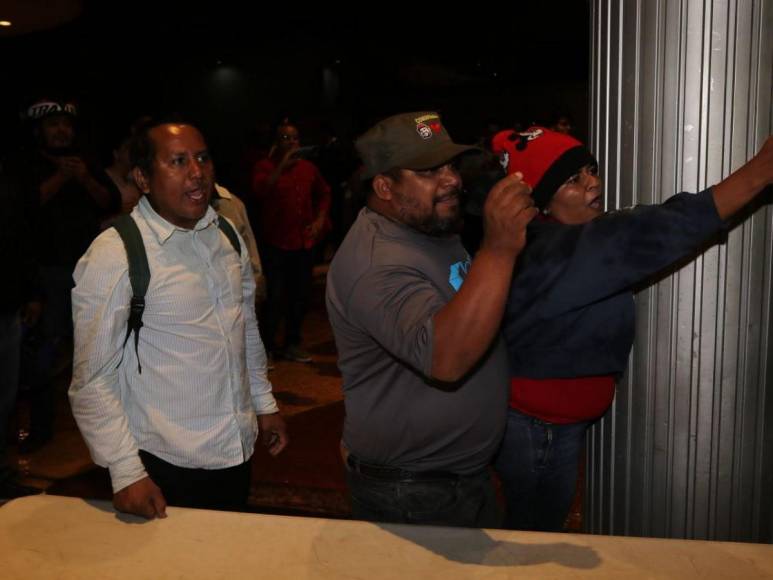 Las 20 fotos que dejó la jornada violenta en el Congreso de Honduras