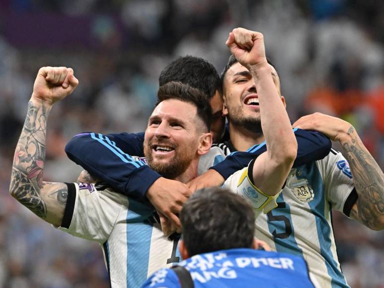 La celebración de Messi tras victoria de Argentina a Países Bajos en penales