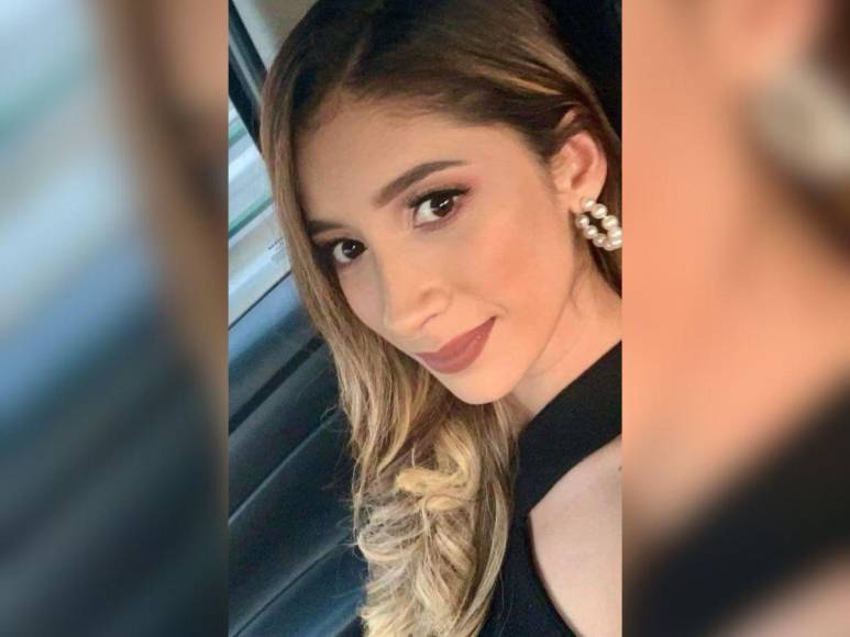 Joven muere tras estrellarse contra árbol en Ecuador; evitó atropellar a perro