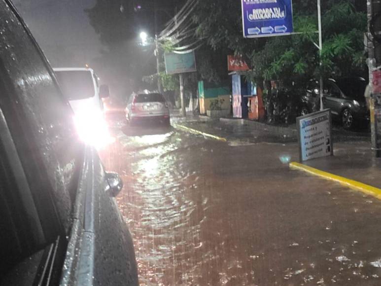 Pasajeros atrapados y derrumbes: estragos de tormenta Pilar en el DC