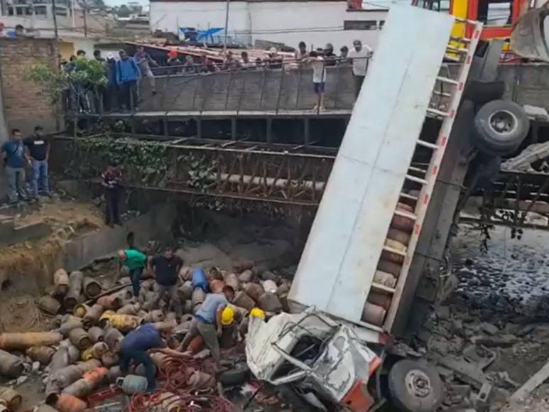 “¡Ay, mi brazo!”: Desgarradoras imágenes del accidente que dejó una mujer muerta y tres heridos en Copán