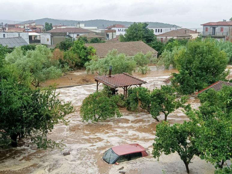 Devastación en fotos: Grecia sufre estragos tras lluvias extremas