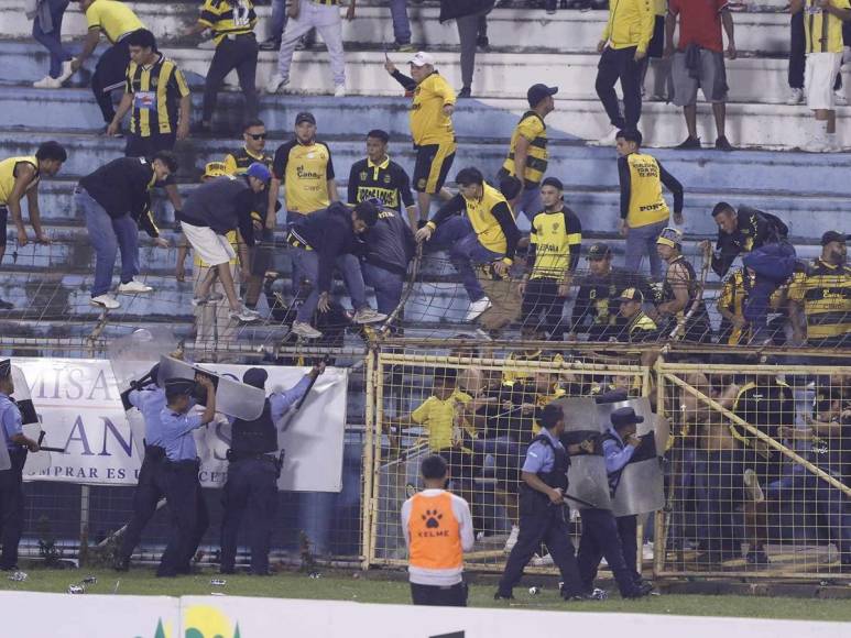 ¡Nada ha cambiado! Relajo de barra de Real España tras clásico