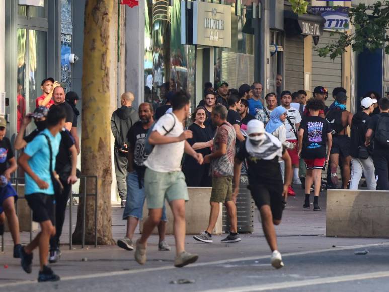 Violencia en Francia: disturbios, jóvenes detenidos y despliegue policial por quinto día consecutivo