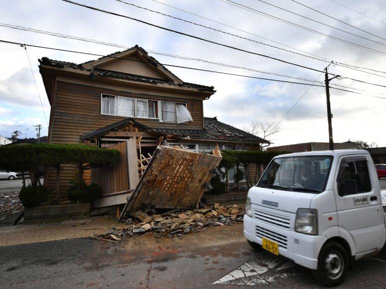 Imágenes del terremoto en Japón, que cobró la vida de al menos 55 personas