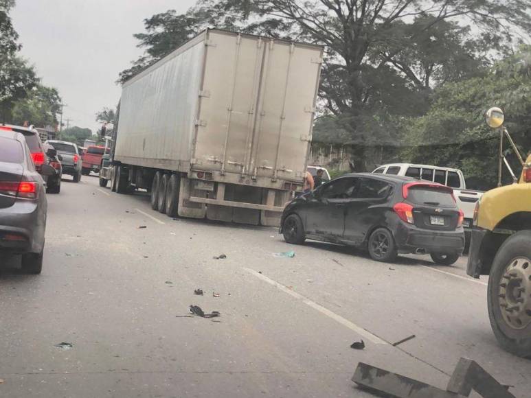 Un hombre muerto y siete heridos: Imágenes del accidente en Choloma