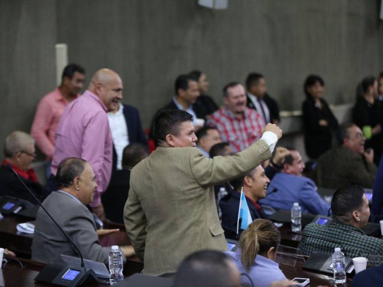 Diputados se gritan entre sí denotando la falta de consensos para legislar