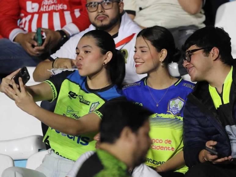 Bellas damas engalanaron el Olancho FC vs Olimpia: Esposa de futbolista causó furor