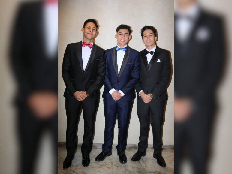 Prom 2024 de la Macris School: Una noche teñida de encanto y compañerismo