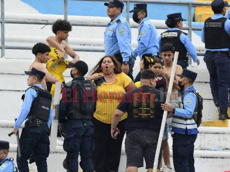 Pánico y caos: Así fue el zafarrancho provocado por aficionados del Real España en el estadio Olímpico (FOTOS)