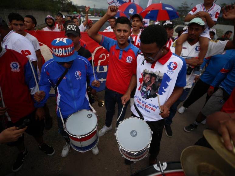 La gran llegada de la Ultra Fiel al primer partido de Olimpia en el Clausura 2024