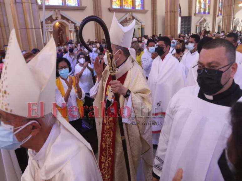 Los momentos de la última Misa Crismal de Jueves Santo del Cardenal Rodríguez como Arzobispo de Tegucigalpa (Fotos)