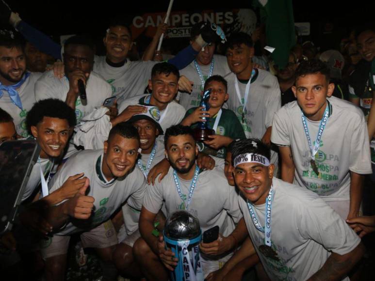 Así celebró el triunfo Juticalpa FC tras ascender a primer a división