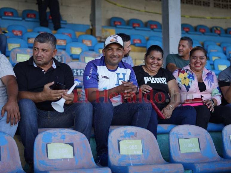 ¡Llenazo y apoyo total! El ambiente en el Morazán para el Honduras vs Panamá