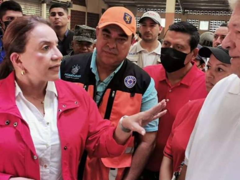 Visitó albergues y varias zonas afectadas: así fue el recorrido de Xiomara Castro en la zona norte