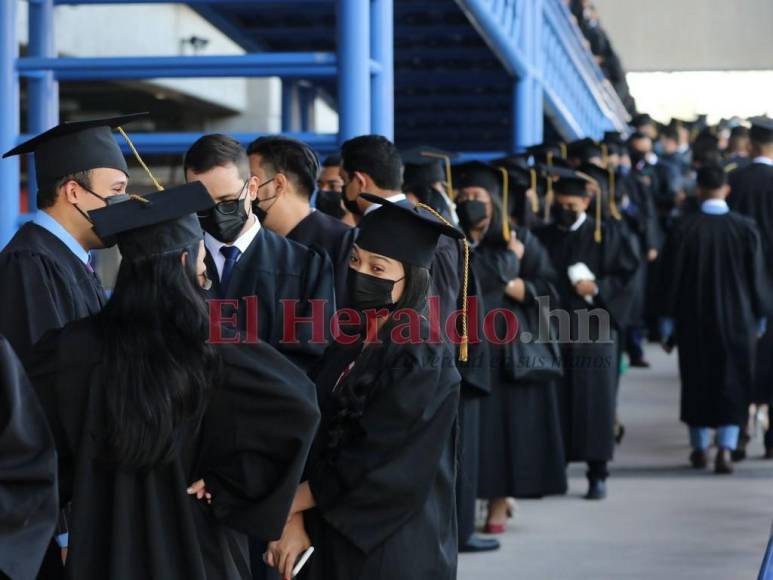 UNAH celebra primeras graduaciones con ceremonia tras dos años de pandemia (FOTOS)