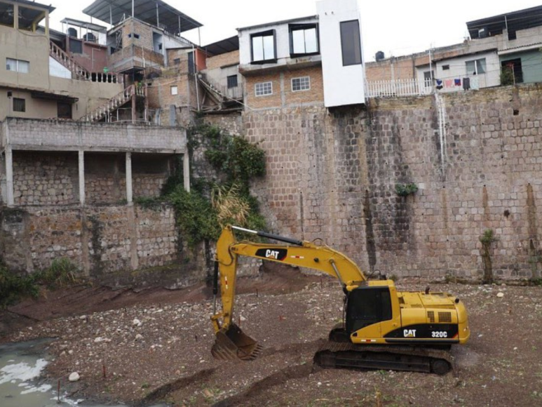 Inician las obras en sector Los Jucos; ¿qué decía la carta que le dieron a Aldana?