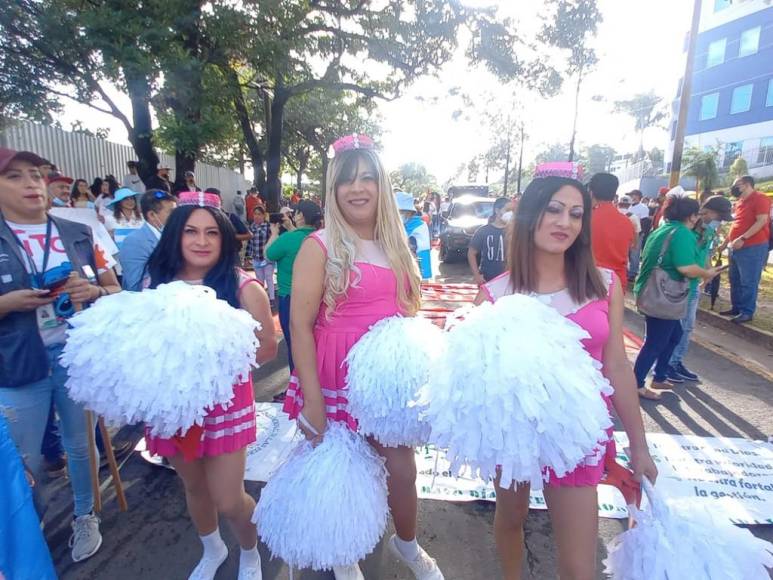 Junto a la Resistencia, así fue la marcha de la comunidad LGTBI+