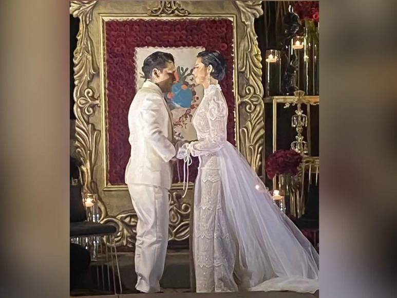 ¿Compró en AliExpress? El vestido de novia de Ángela Aguilar que causa revuelo