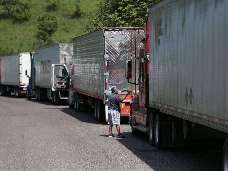 Filas de transporte de carga en fronteras por exigencia de visa