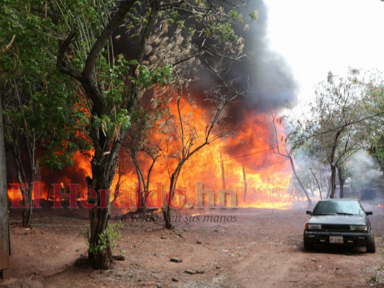 Las impactantes imágenes que dejó incendio de vivienda en Tegucigalpa