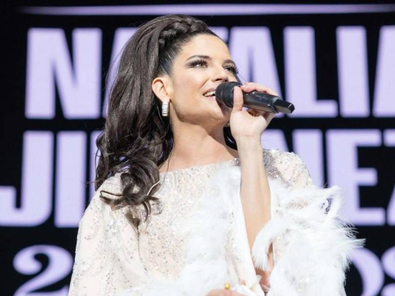 Natalia Jiménez está abierta a cantar corridos tumbados