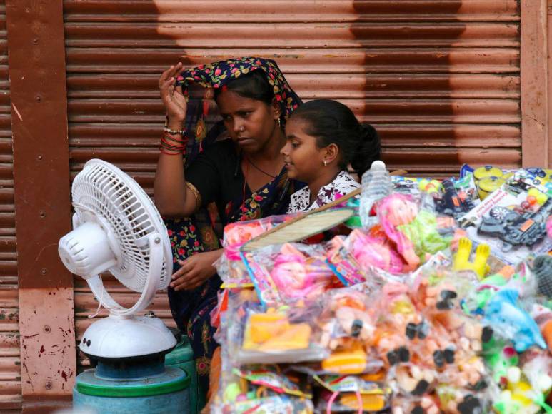 Nueva Delhi se derrite ante récord de temperatura alta en India