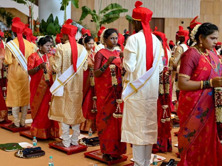 Familia más rica de Asia organiza bodas masivas antes del millonario enlace de su hijo