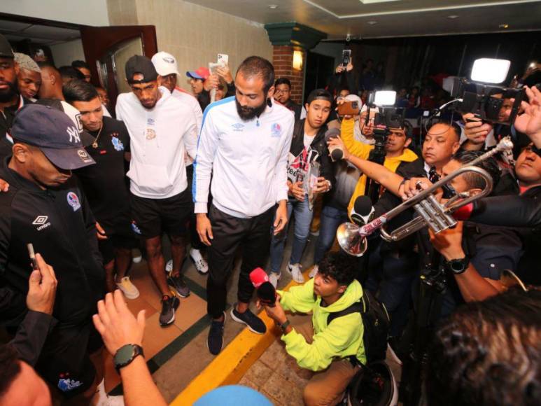 El banderazo en concentración de Olimpia previo a final ante Motagua