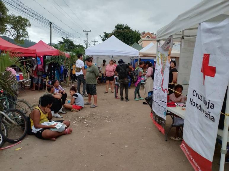 Decenas de niños forman parte de la amarga historia de familias migrantes varadas en Danlí