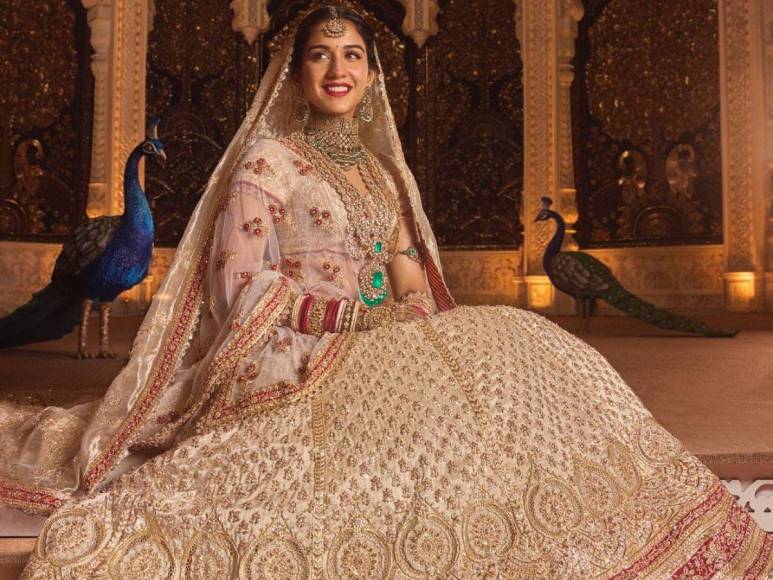 El vestido de novia lleno de tradiciones de Radhika Merchant