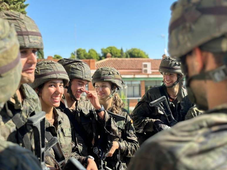 La Princesa Leonor en acción: Primeras fotografías de su instrucción militar