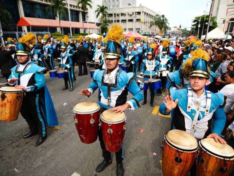 ¡Imponente! Banda del JTR pone a bailar a los sampedranos en desfiles patrios 2024