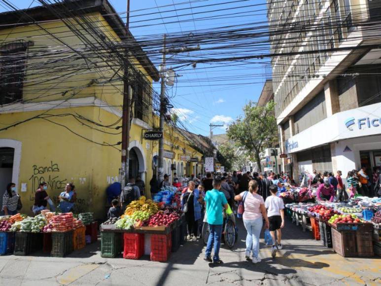 El movimiento comercial que deja la temporada navideña en el Paseo Liquidambar de la capital