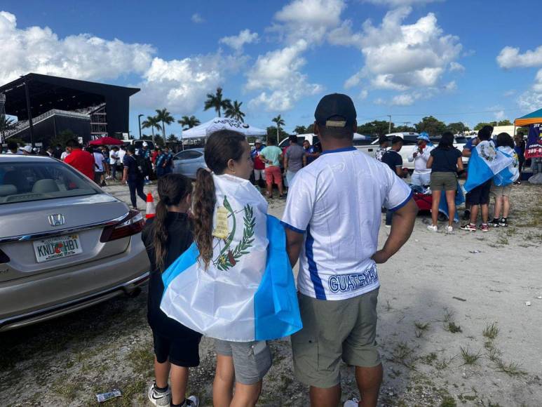 Fiesta catracha en Florida para el debut de Rueda en el Honduras vs Guatemala