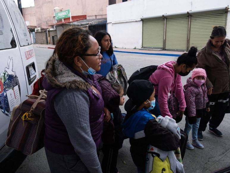 México reporta baja en flujo de migrantes hacia EEUU tras fin del Título 42