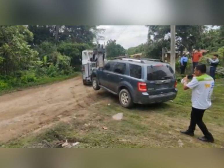 Sin placas y escondido en una galera: así encontraron el supuesto vehículo de Belkys Molina