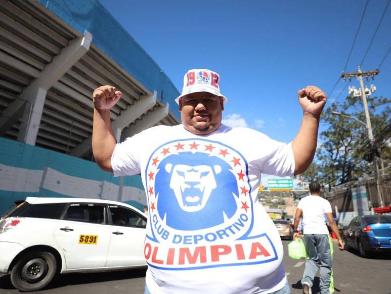 ¡Ya hay filas! Primeros aficionados en llegar a la final Olimpia-Motagua