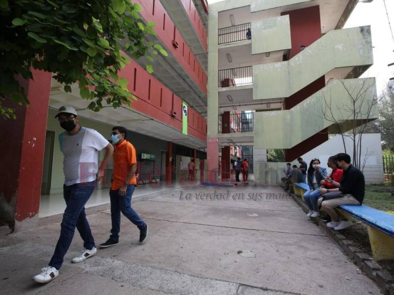 Incertidumbre y emoción tras retorno de alumnos y docentes a clases presenciales en la UNAH