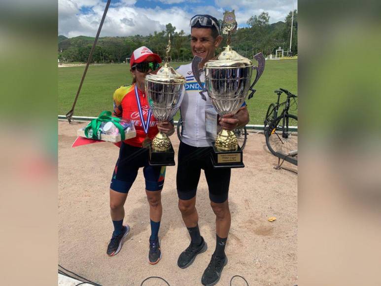 Así disfrutaron la premiación los campeones de la Vuelta Ciclística 2023