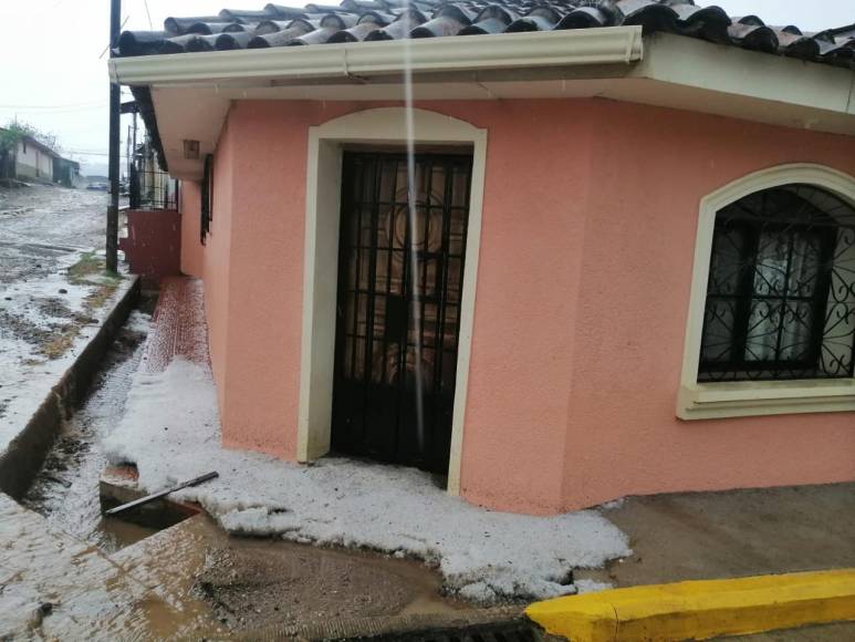 Hasta sin electricidad quedaron: así fue la potente lluvia de granizo que sorprendió a los habitantes de Intibucá