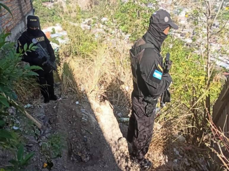 Imágenes del cementerio clandestino de la pandilla 18 hallado en la colonia La Esperanza