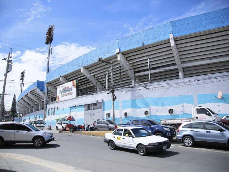 Inician los preparativos del Estadio Nacional para Honduras -México